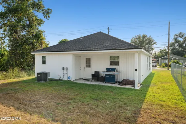 $2,050 | 526 Camellia Avenue, Panama City, FL 32404