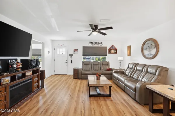$2,050 | 526 Camellia Avenue, Panama City, FL 32404