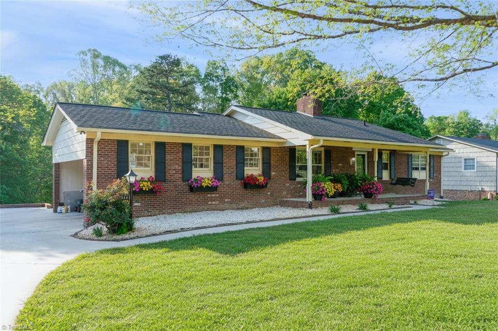 244 Pine Valley Road Thomasville, NC 27360 - Photo 1 of 20