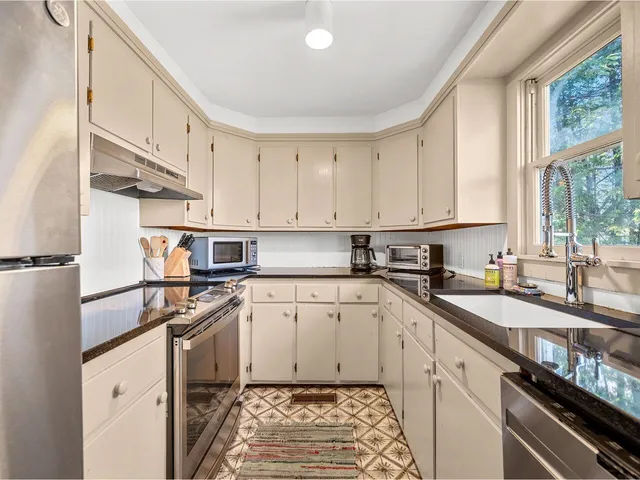 $695,000 | 38 Beach Road, Greensboro, VT 05841