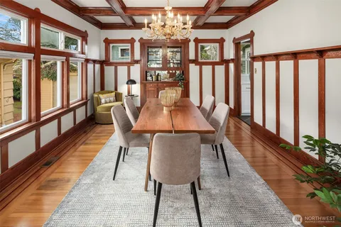 $1,575,000 | 4323 Sunnyside Avenue North, Seattle, WA 98103