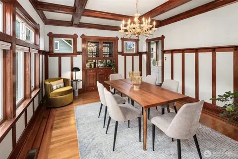 $1,575,000 | 4323 Sunnyside Avenue North, Seattle, WA 98103