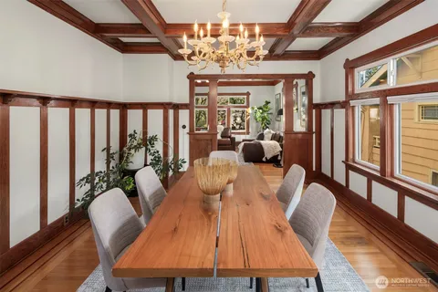 $1,575,000 | 4323 Sunnyside Avenue North, Seattle, WA 98103