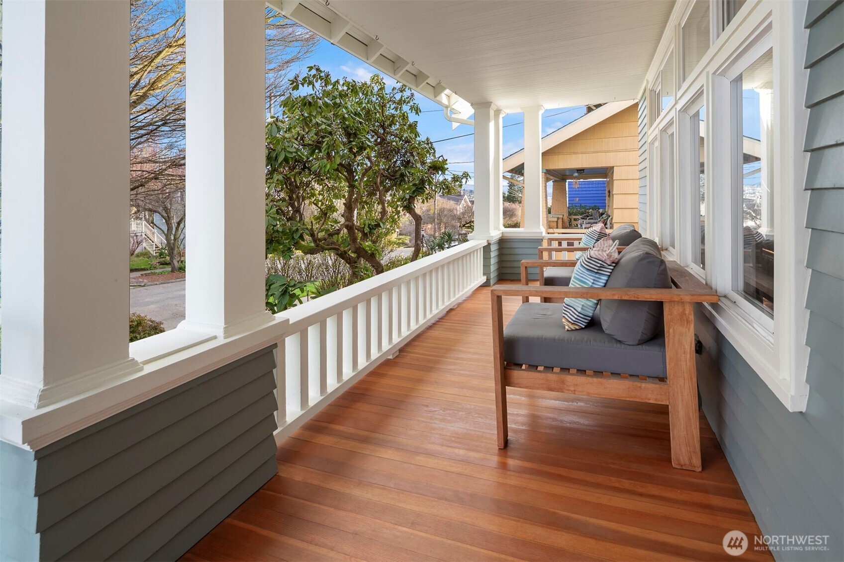 4323 Sunnyside Avenue North Seattle, WA 98103 - Photo 18 of 40