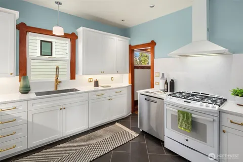 $1,575,000 | 4323 Sunnyside Avenue North, Seattle, WA 98103