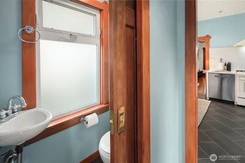 $1,575,000 | 4323 Sunnyside Avenue North, Seattle, WA 98103