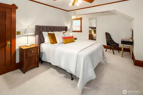 $1,575,000 | 4323 Sunnyside Avenue North, Seattle, WA 98103