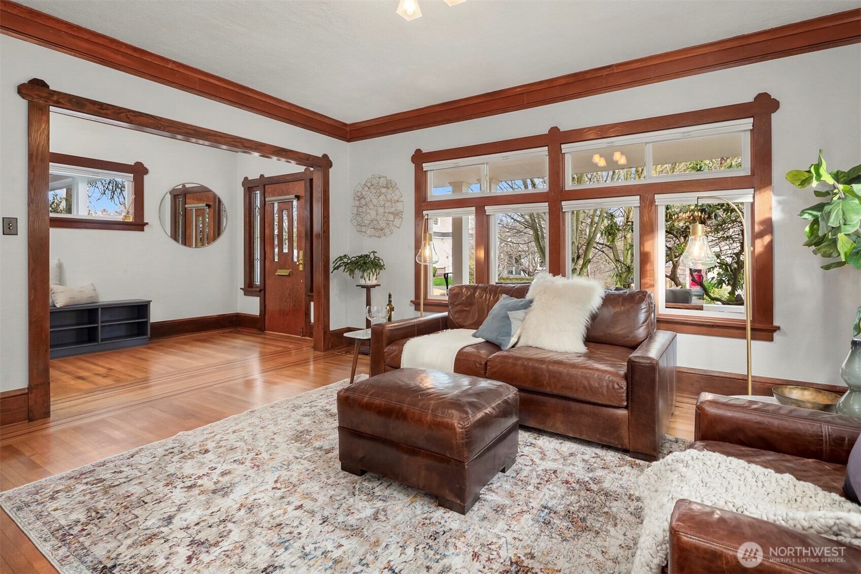 4323 Sunnyside Avenue North Seattle, WA 98103 - Photo 6 of 40