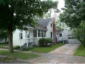 526 East 9th Street Rochester, IN 46975 - Photo 1 of 5