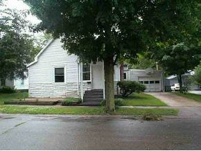 526 East 9th Street Rochester, IN 46975 - Photo 2 of 5