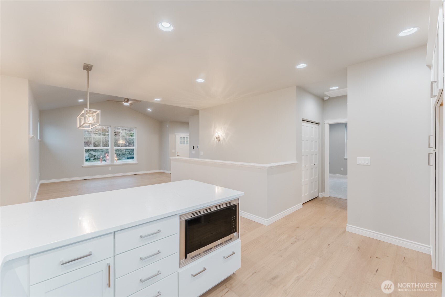 4425 Blackstone Way Bellingham, WA 98226 - Photo 17 of 37