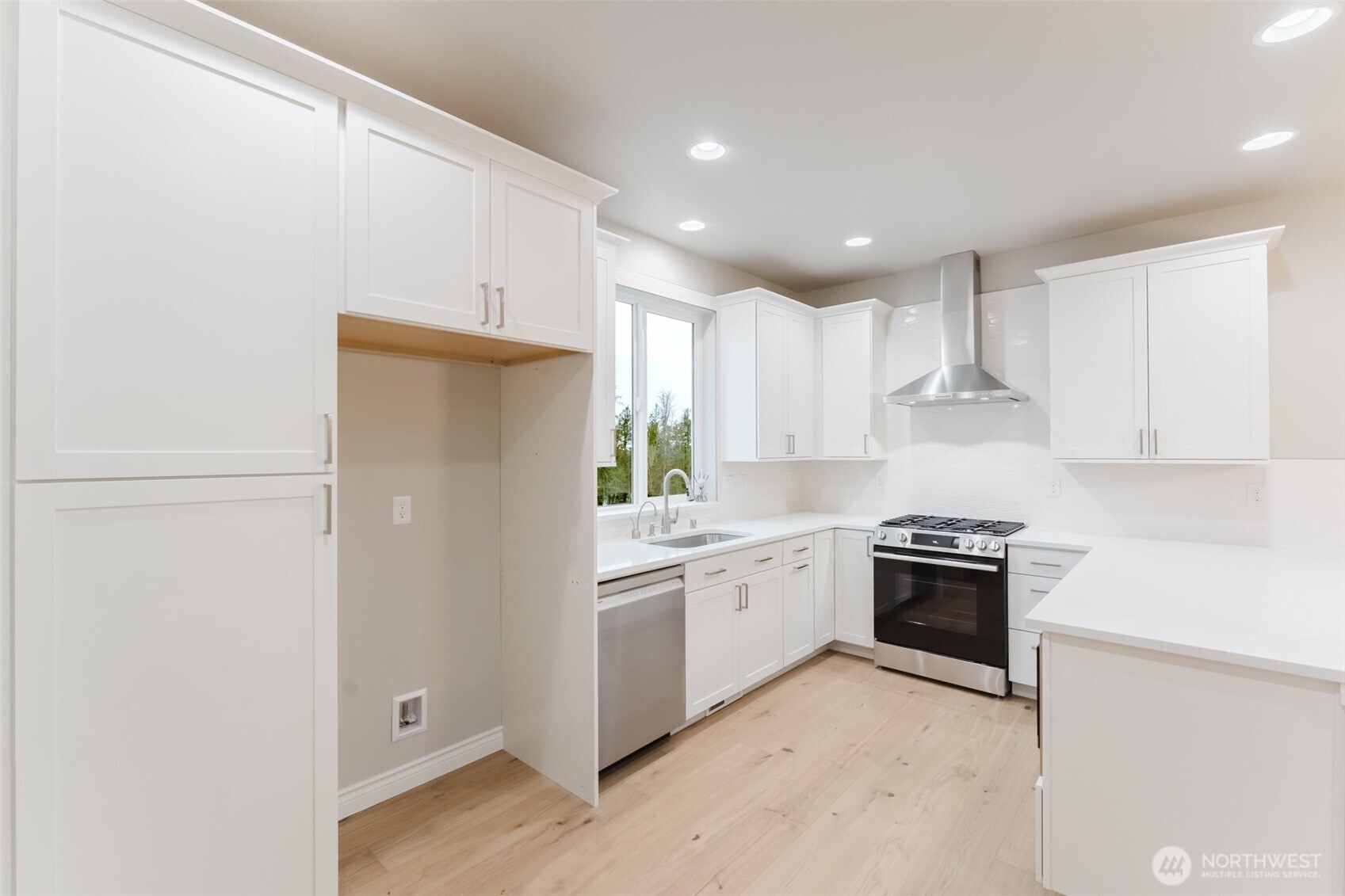 4425 Blackstone Way Bellingham, WA 98226 - Photo 10 of 37