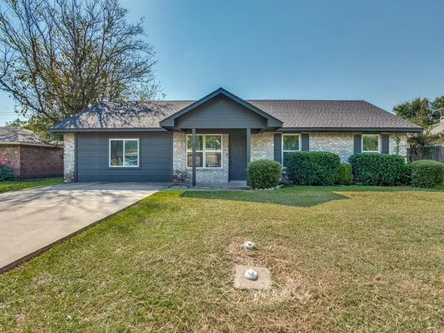 $2,000 | 210 Myrtle Avenue, Waxahachie, TX 75165