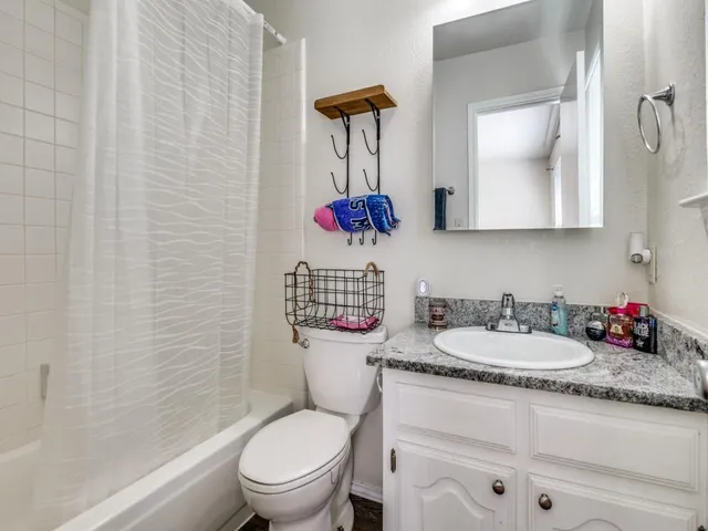 $2,000 | 210 Myrtle Avenue, Waxahachie, TX 75165