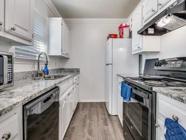 $2,000 | 210 Myrtle Avenue, Waxahachie, TX 75165