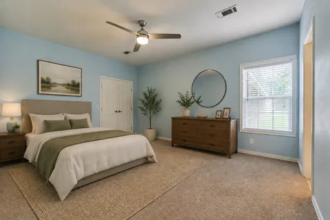 $1,050,000 | 11062 North Hidden Oaks, Conroe, TX 77384