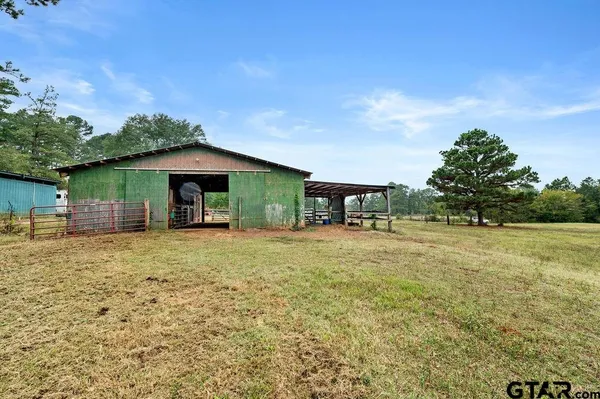 $885,000 | 19418 County Road 4125, Lindale, TX 75771