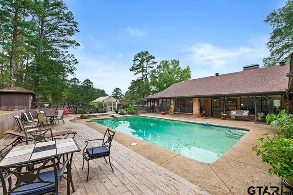 $885,000 | 19418 County Road 4125, Lindale, TX 75771