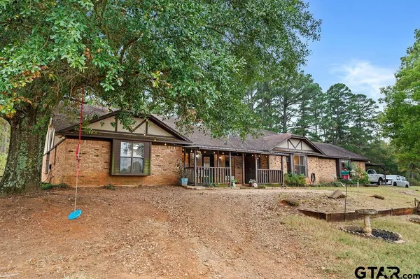 $885,000 | 19418 County Road 4125, Lindale, TX 75771