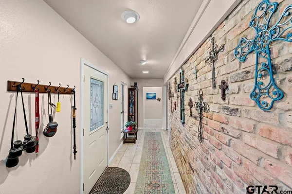 $885,000 | 19418 County Road 4125, Lindale, TX 75771