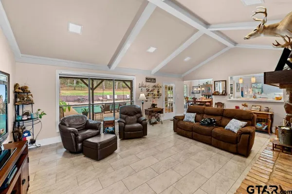 $885,000 | 19418 County Road 4125, Lindale, TX 75771