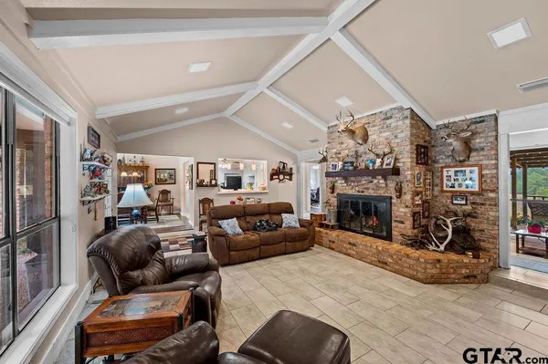 $885,000 | 19418 County Road 4125, Lindale, TX 75771