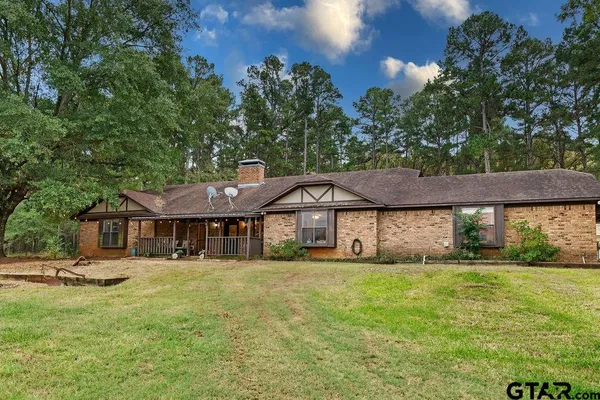 $885,000 | 19418 County Road 4125, Lindale, TX 75771
