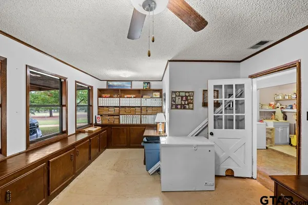 $885,000 | 19418 County Road 4125, Lindale, TX 75771