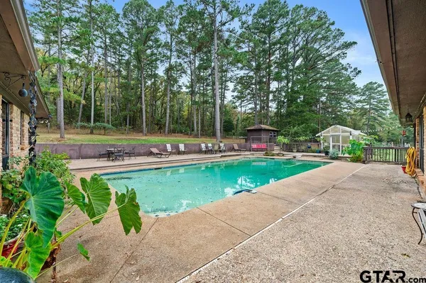 $885,000 | 19418 County Road 4125, Lindale, TX 75771