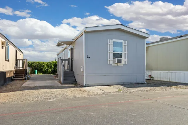 $79,000 | 555 Moffat Boulevard, Unit 37, Manteca, CA 95336