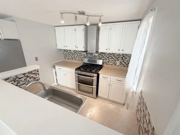 $3,200 | 76 Ode Way, Manchester, NH 03103