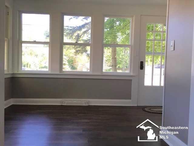 1114 West Temperance Road Temperance, MI 48182 - Photo 5 of 27 Entry Foyer