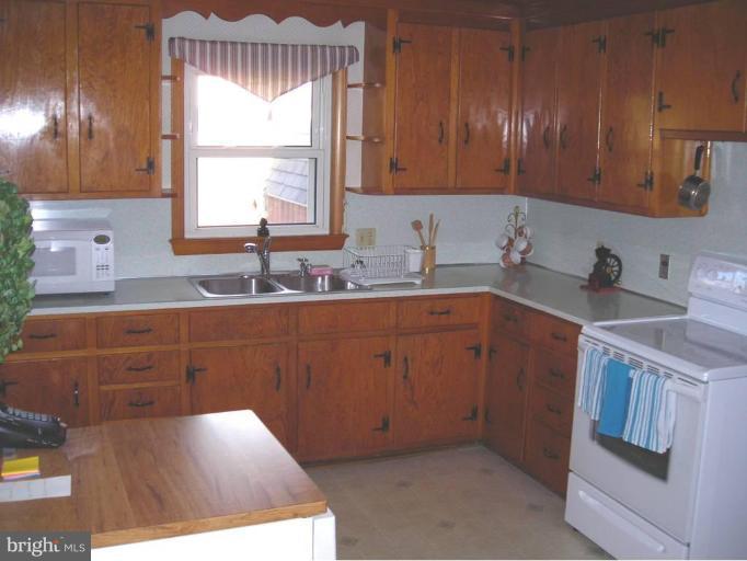 11959 Country Club Road Waynesboro, PA 17268 - Photo 9 of 10 Kitchen
