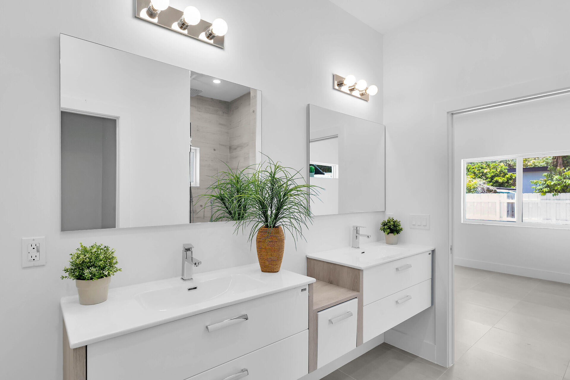 21 Tina Place Key Largo, FL 33037 - Photo 22 of 42 Main Bathroom