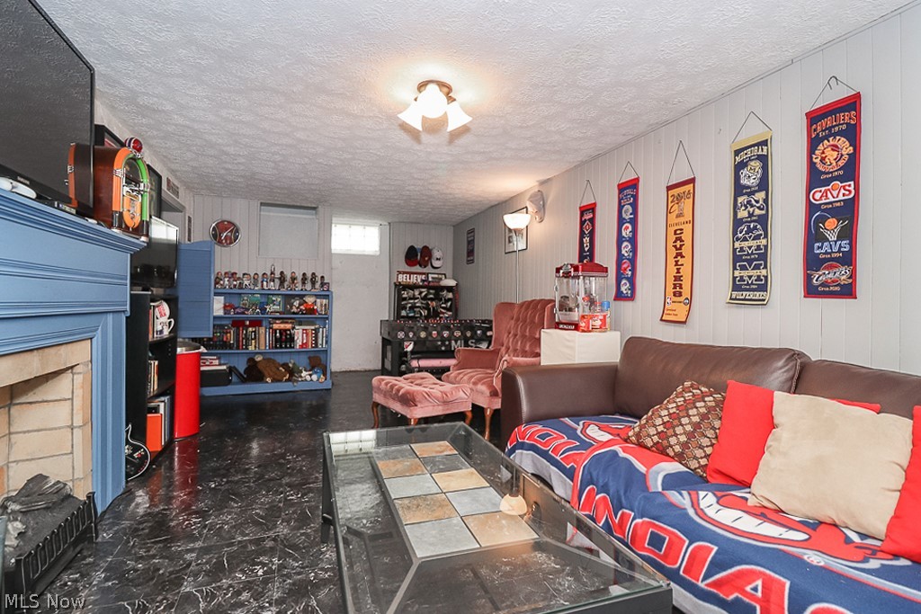 1543 Commodore Road Cleveland, OH 44124 - Photo 18 of 23 Gallery Image 18