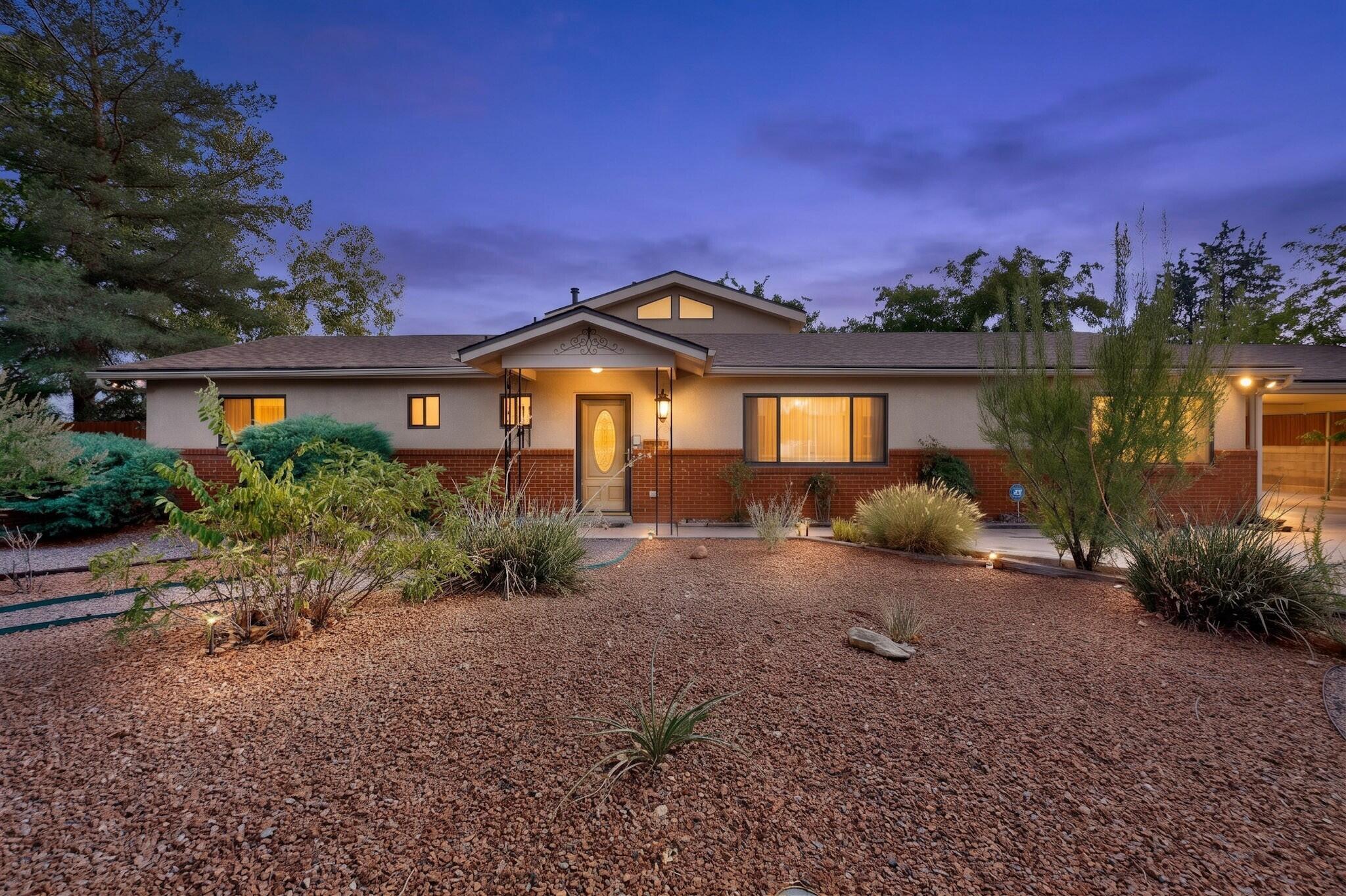 3804 33rd Circle Southeast Rio Rancho, NM 87124 - Photo 1 of 46 Gallery Image 1