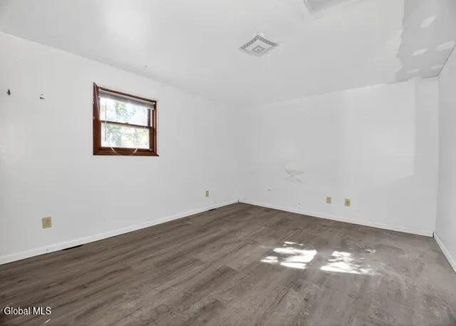 $190,000 | 1087 Davis Terrace, Schenectady, NY 12303