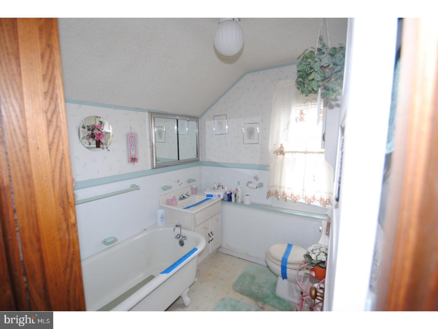 626 Manor Road Beverly, NJ 08010 - Photo 4 of 10 Gallery Image 4