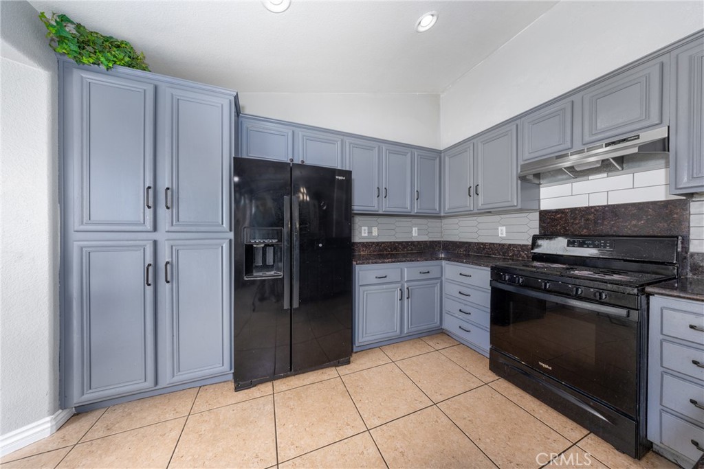 2294 North Smoketree Avenue Rialto, CA 92377 - Photo 20 of 24