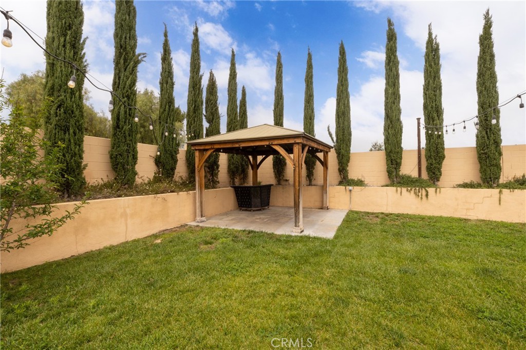 2294 North Smoketree Avenue Rialto, CA 92377 - Photo 4 of 24