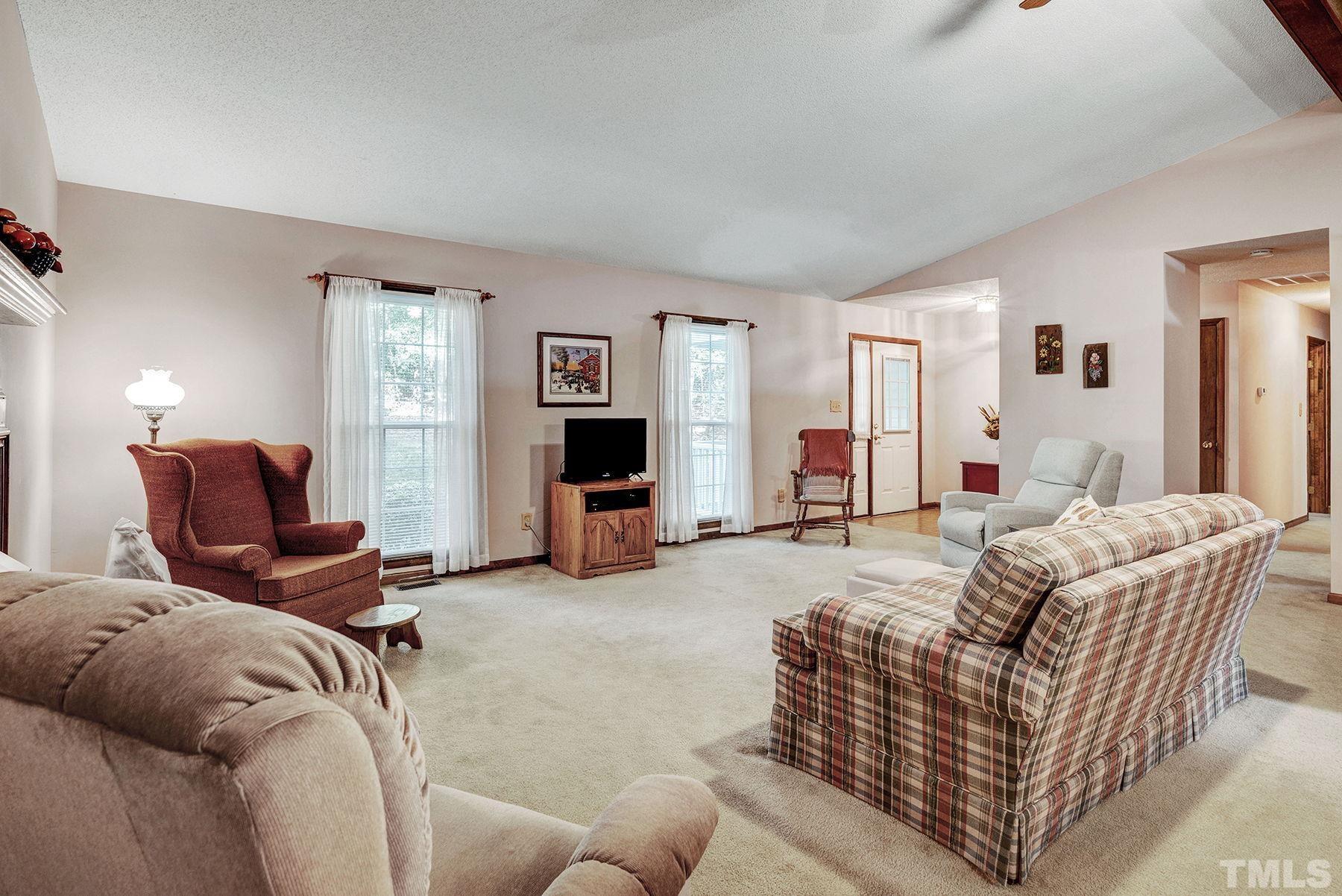 4424 Surry Ridge Circle Apex, NC 27539 - Photo 8 of 32 Gallery Image 8