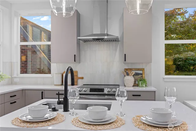 $1,198,000 | 1704 North 47th Street, Seattle, WA 98103