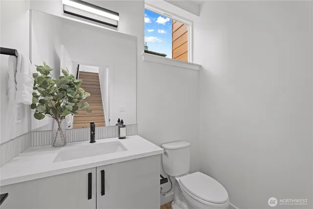 $1,198,000 | 1704 North 47th Street, Seattle, WA 98103