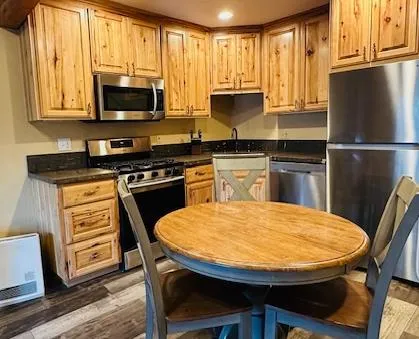 $279,000 | 40810 Oakwoods Lane, Shaver Lake, CA 93664