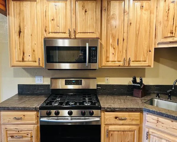 $279,000 | 40810 Oakwoods Lane, Shaver Lake, CA 93664