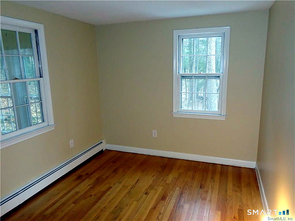 21 Saddle Ridge Drive Simsbury, CT 06092 - Photo 15 of 20