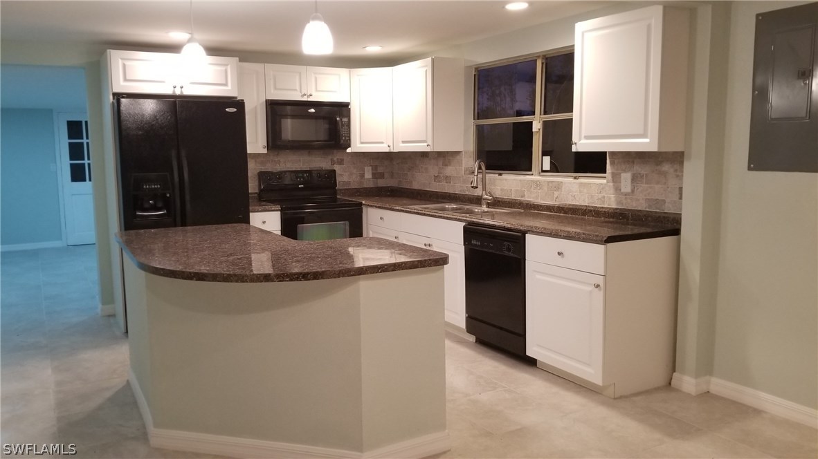 5720 Carter Road Fort Myers, FL 33905 - Photo 6 of 25 Gallery Image 6