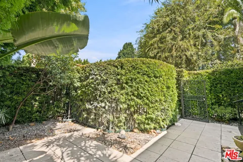 $2,495,000 | 322 Huntley Drive, West Hollywood, CA 90048