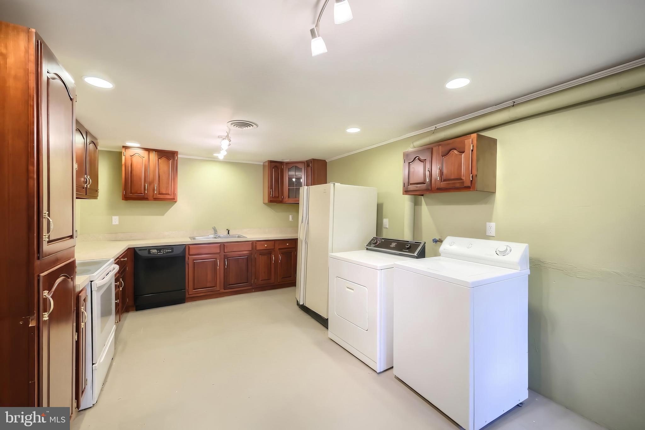 2850 Iron Stone Hill Road York, PA 17403 - Photo 42 of 61 Basement kitchen