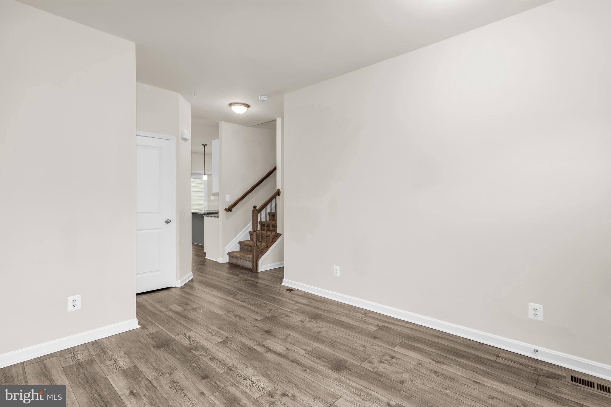 319 Appleby School Road Cambridge, MD 21613 - Photo 8 of 29 Living Room